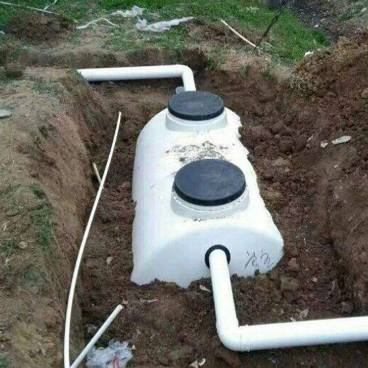 玻璃鋼化糞池安裝現(xiàn)場